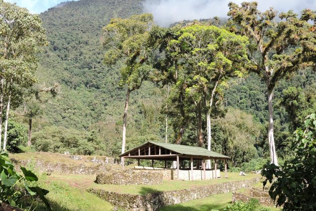 Pre-inca construcción at Espiritu Pampa Expedition